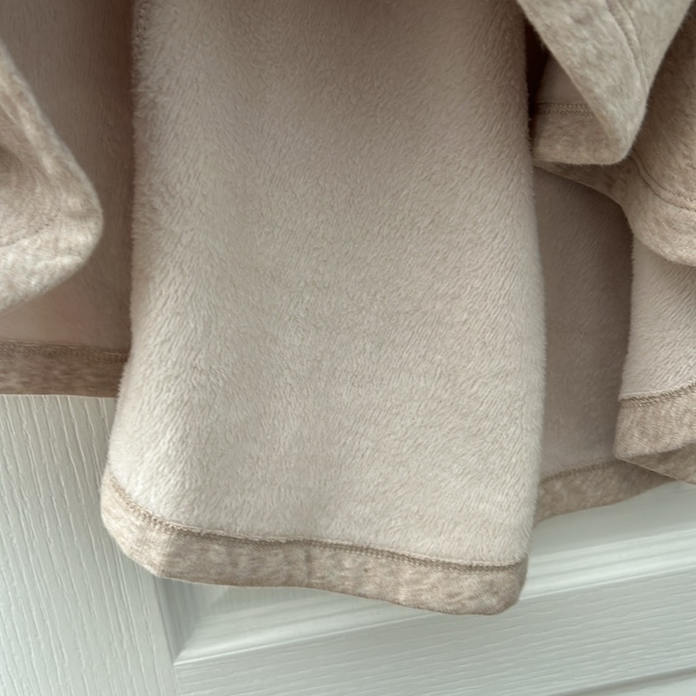 Ugg Cape, Super Soft!!! - image 3